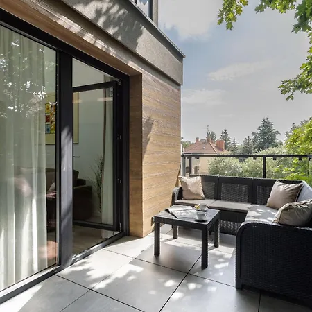 Lägenhet Luksusowy Very Berry W Poznaniu Z Trzema Sypialniami By Renters