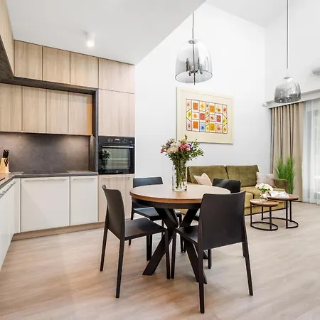 Luksusowy Very Berry W Poznaniu Z Trzema Sypialniami By Renters Lägenhet *