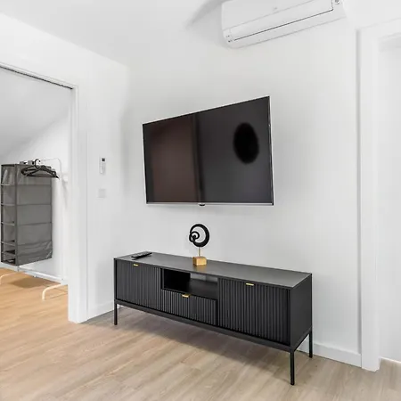 Luksusowy Very Berry W Poznaniu Z Trzema Sypialniami By Renters Poznań