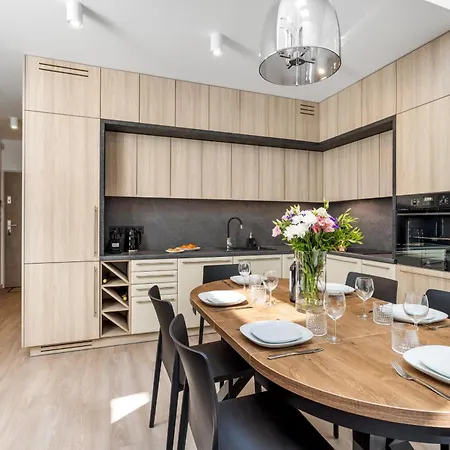 Luksusowy Very Berry W Poznaniu Z Trzema Sypialniami By Renters