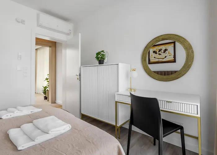 Luksusowy Very Berry W Poznaniu Z Trzema Sypialniami By Renters * Познань