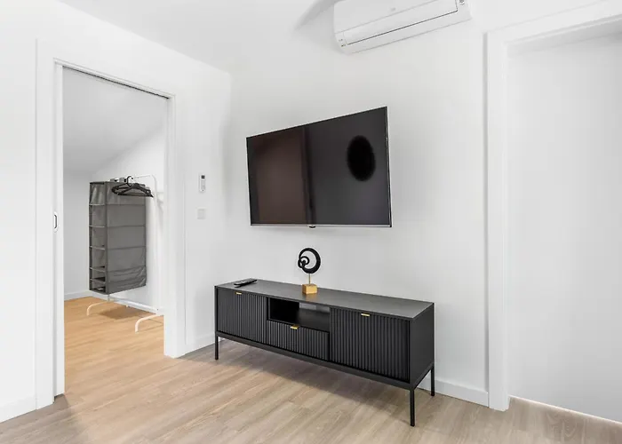 Luksusowy Very Berry W Poznaniu Z Trzema Sypialniami By Renters Познань