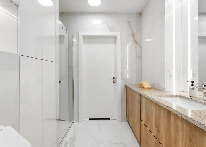 Luksusowy Very Berry W Poznaniu Z Trzema Sypialniami By Renters Познань