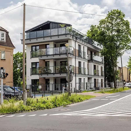 Luksusowy Very Berry W Poznaniu Z Trzema Sypialniami By Renters Appartamento *