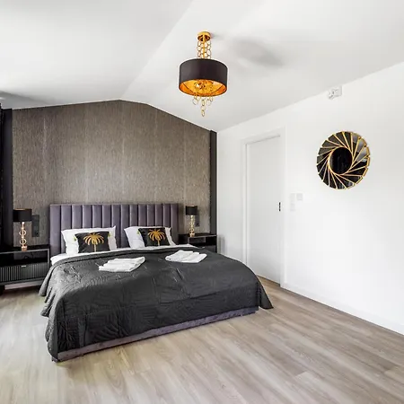 Daire Luksusowy Very Berry W Poznaniu Z Trzema Sypialniami By Renters *