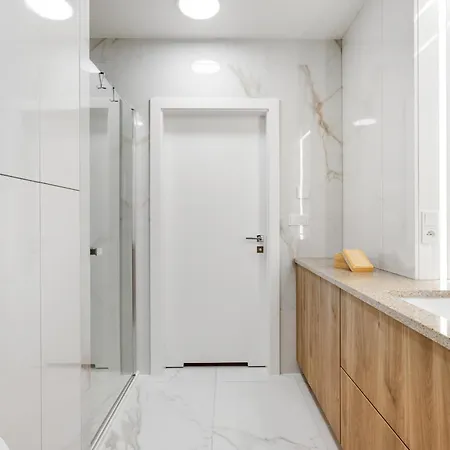 Luksusowy Very Berry W Poznaniu Z Trzema Sypialniami By Renters Poznań