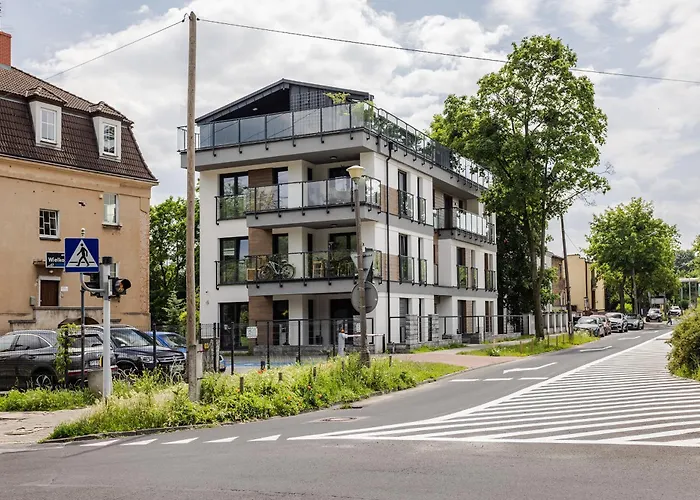 Luksusowy Very Berry W Poznaniu Z Trzema Sypialniami By Renters Daire *