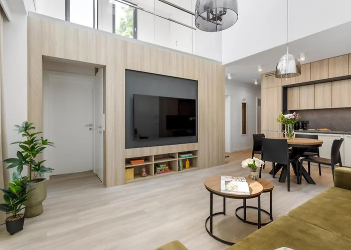 Luksusowy Very Berry W Poznaniu Z Trzema Sypialniami By Renters Daire Poznan